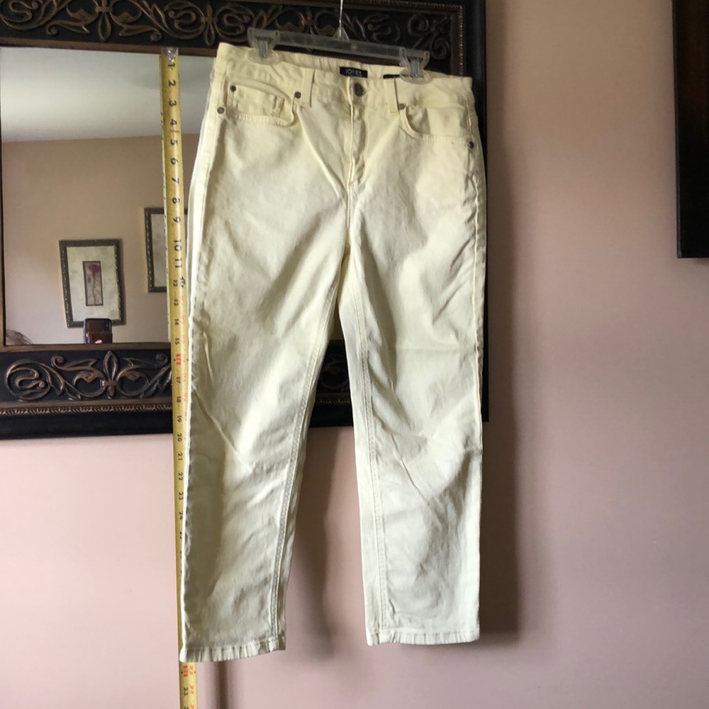 Women’s capris by Jones